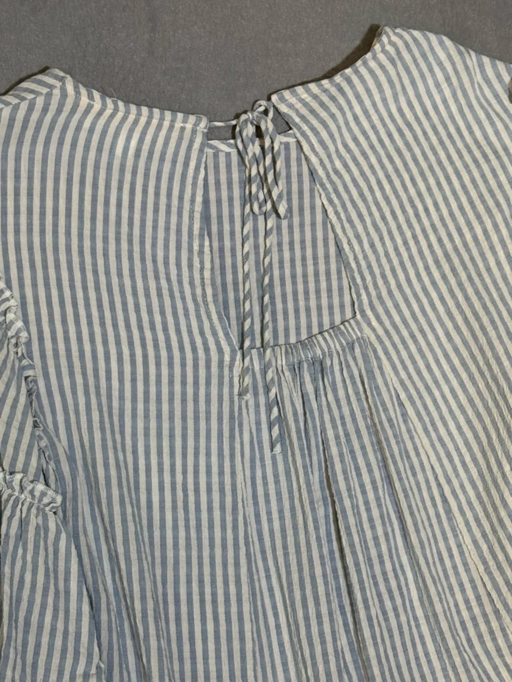 Anthropologie Pilcro Blue Striped Sybil Ruffle Sleeve Open Back Blouse Large - Picture 10 of 11